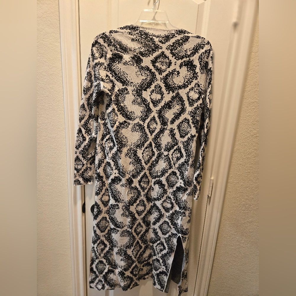 FOR THEE Cardigan - Picture 2 of 3